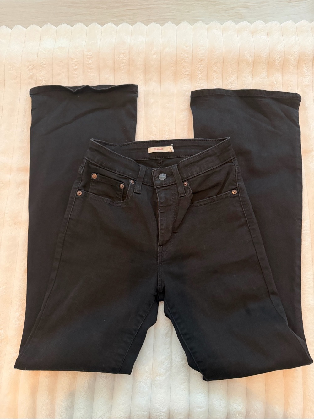 Levi’s 726 flare High-Rise Black jeans